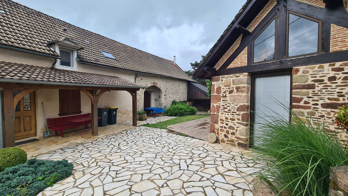 Maison à BEYNAT