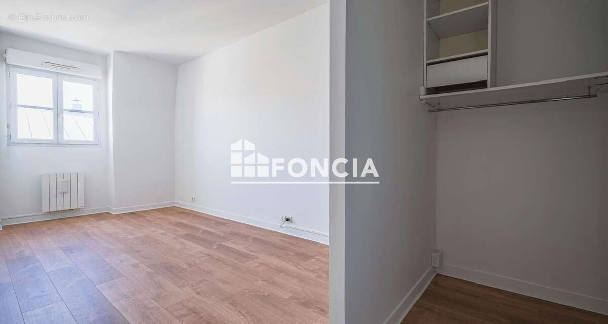 Appartement à LE PLESSIS-ROBINSON