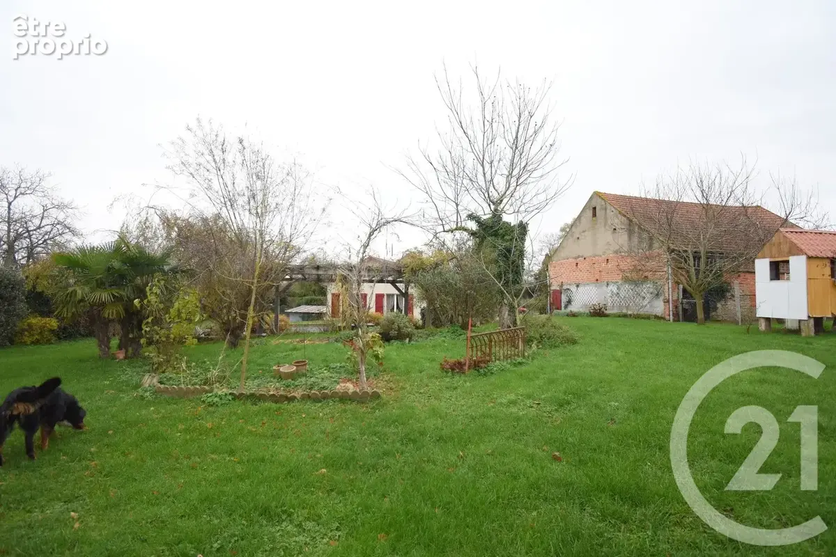 Maison 9 pièces 272 m² à vendre à Vendat (03110) - photo 12