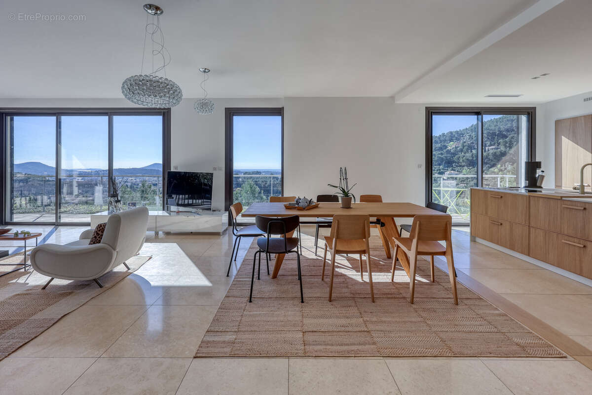 Maison à LA VALETTE-DU-VAR