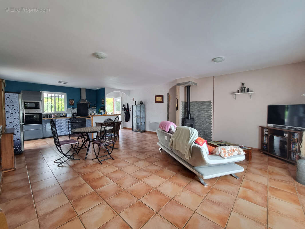 Maison à REGUSSE