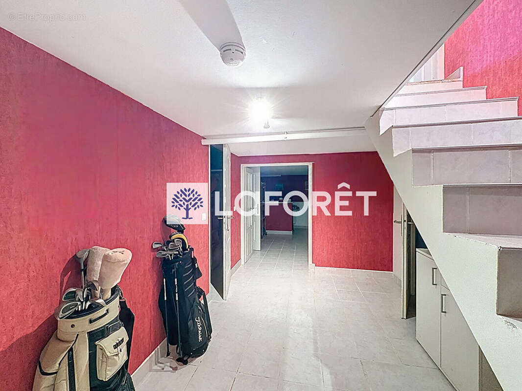 Maison à SAINT-NOM-LA-BRETECHE