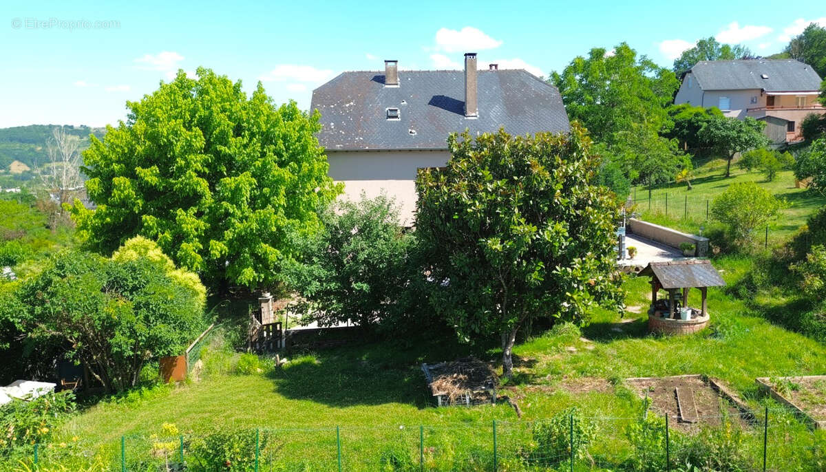 Maison d'environ 255 m² avec 2 Logements + 954 m² de terrain - photo 4