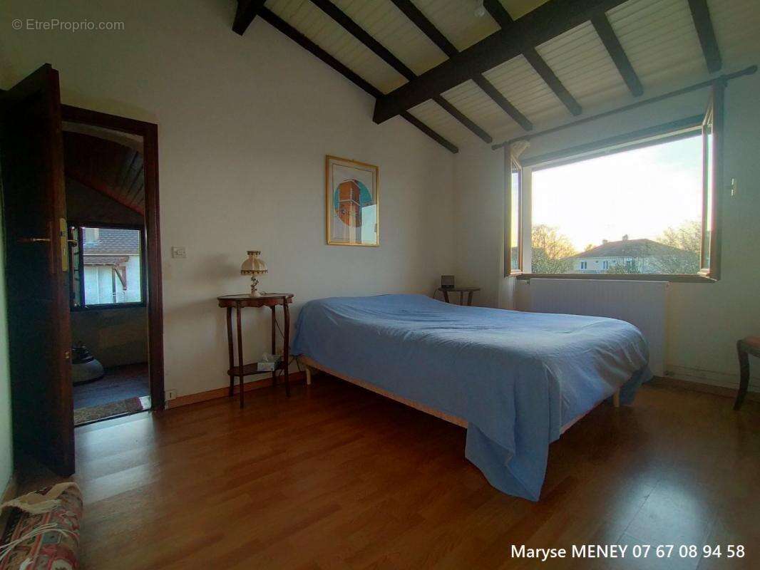 Maison à SAINTE-GENEVIEVE-DES-BOIS