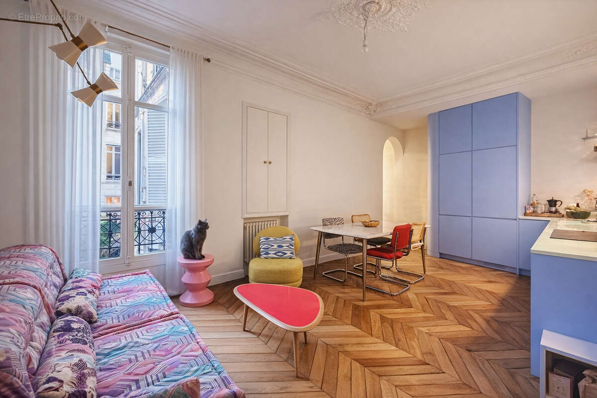 Appartement à PARIS-10E