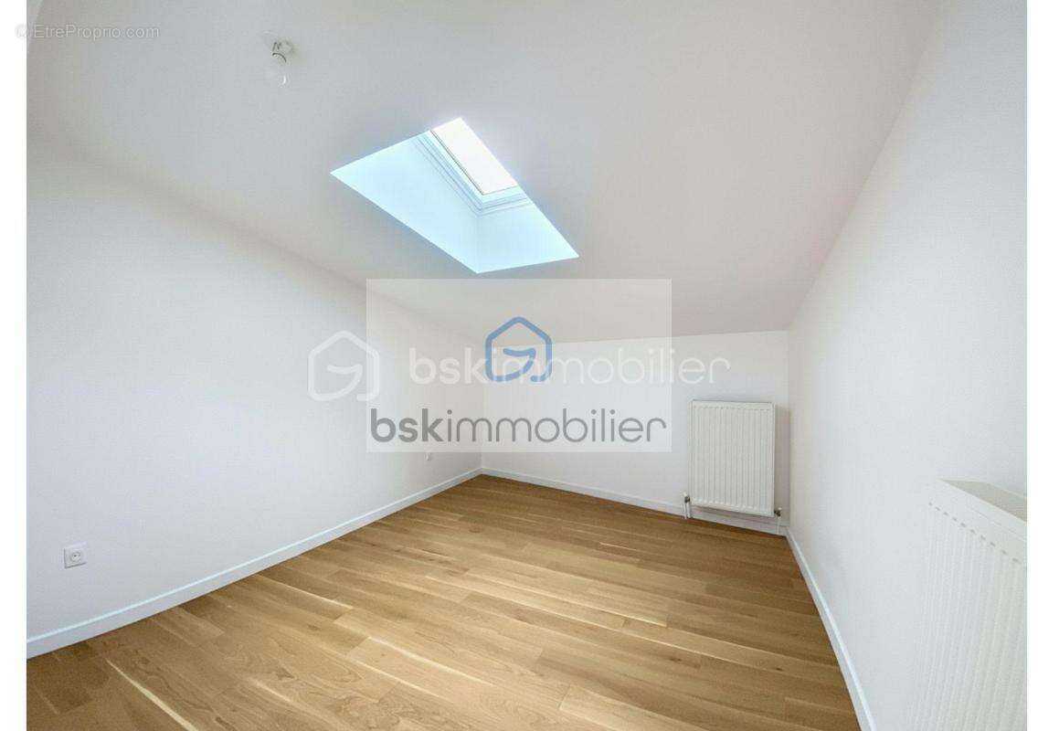 Appartement à CHARENTON-LE-PONT