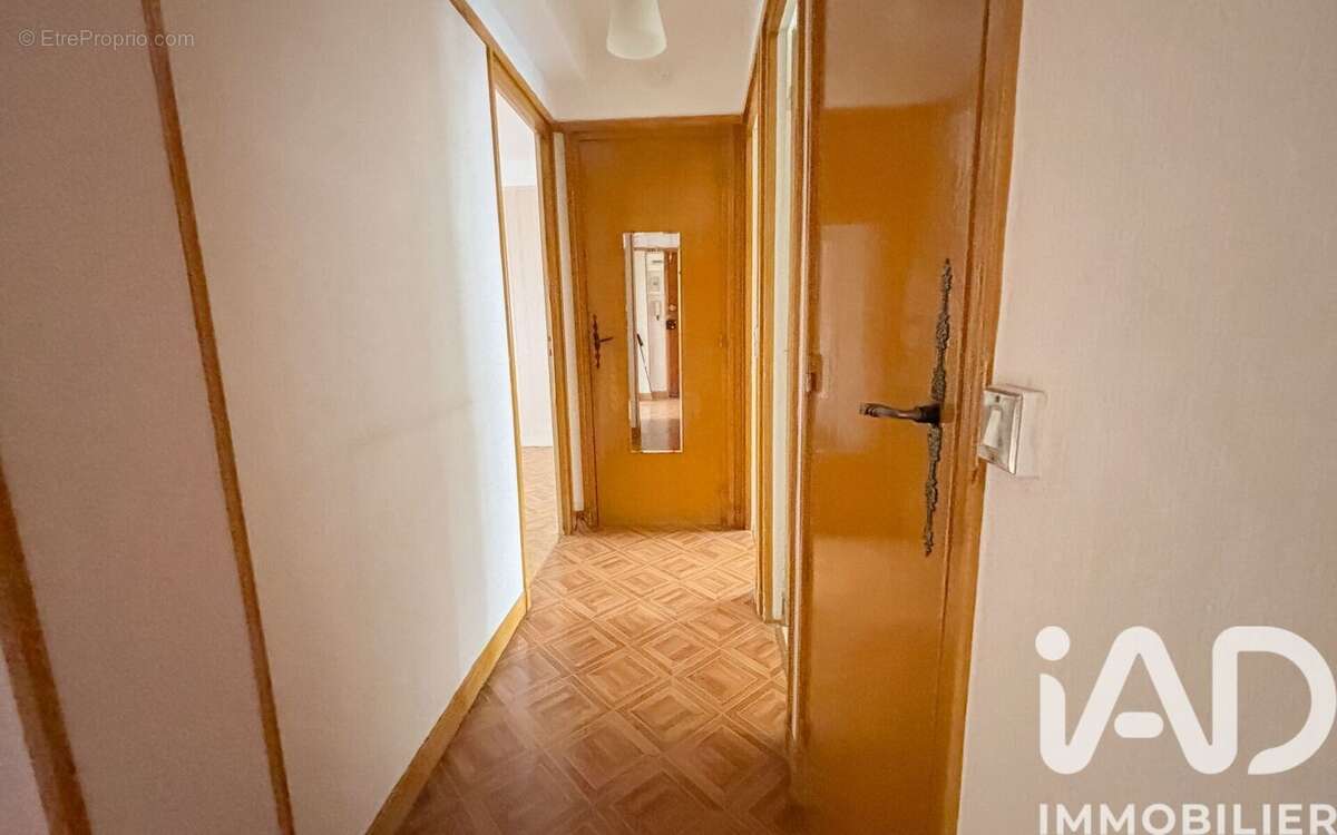 Photo 8 - Appartement à LA GARENNE-COLOMBES