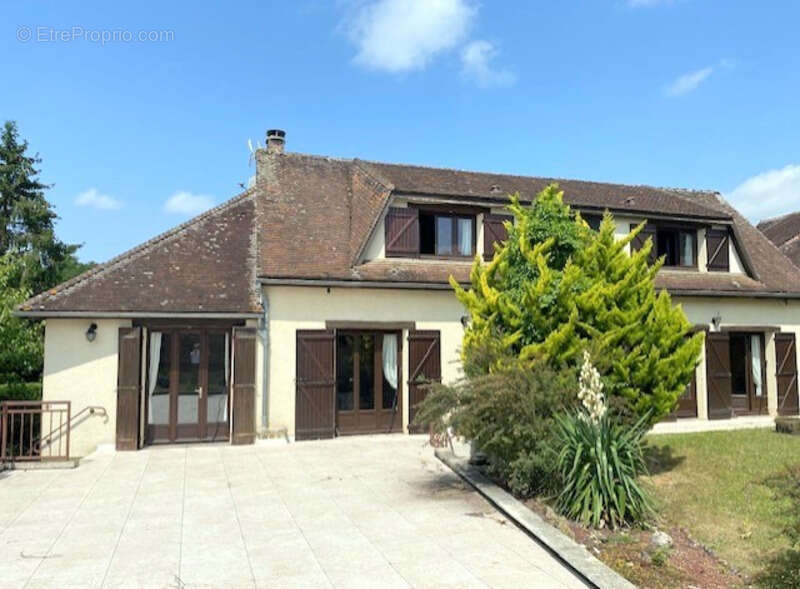 Maison à VILLENEUVE-L&#039;ARCHEVEQUE