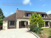 Maison à VILLENEUVE-L&#039;ARCHEVEQUE