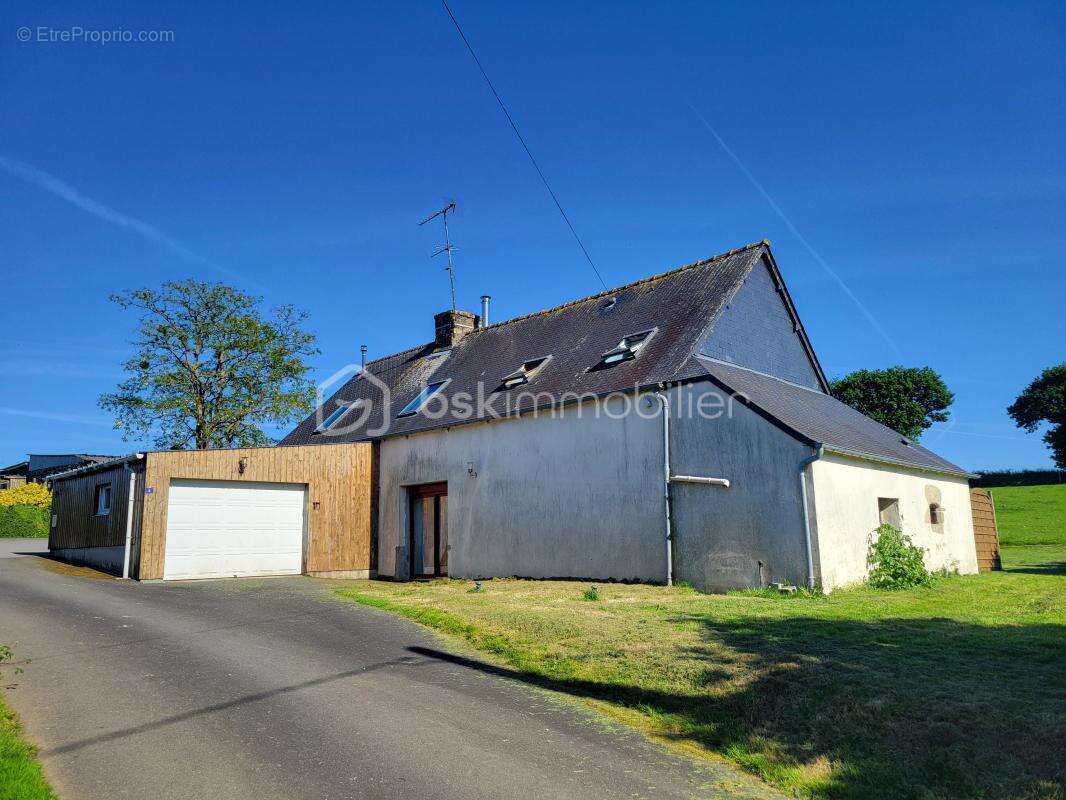 Maison à PLOUGUENAST