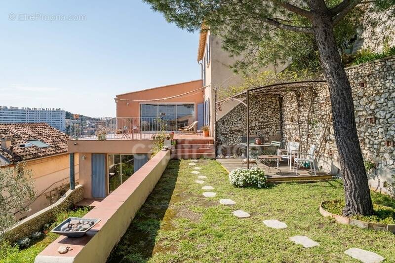 Maison à MARSEILLE-7E