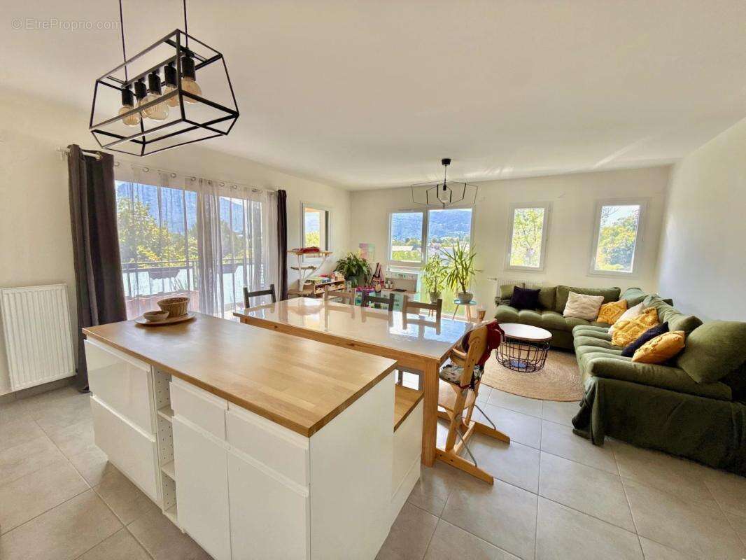 Appartement à SAINT-JEOIRE-PRIEURE