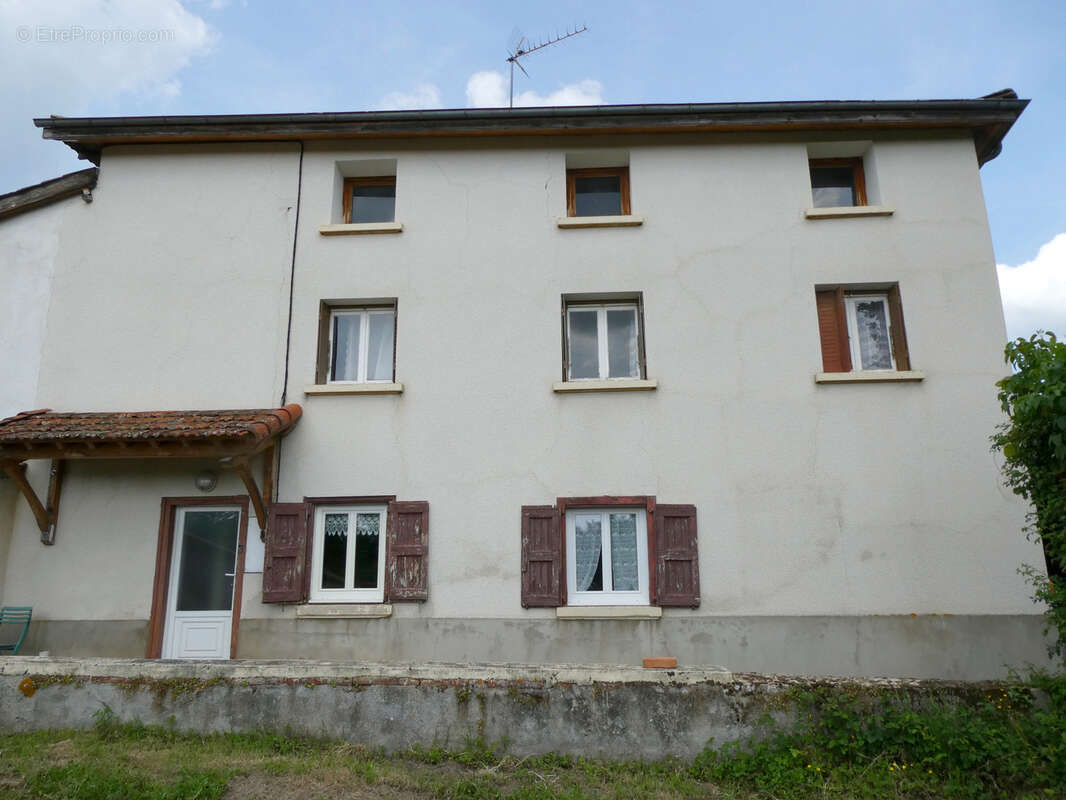 Maison à SAINT-LAURENT-DE-CHAMOUSSET