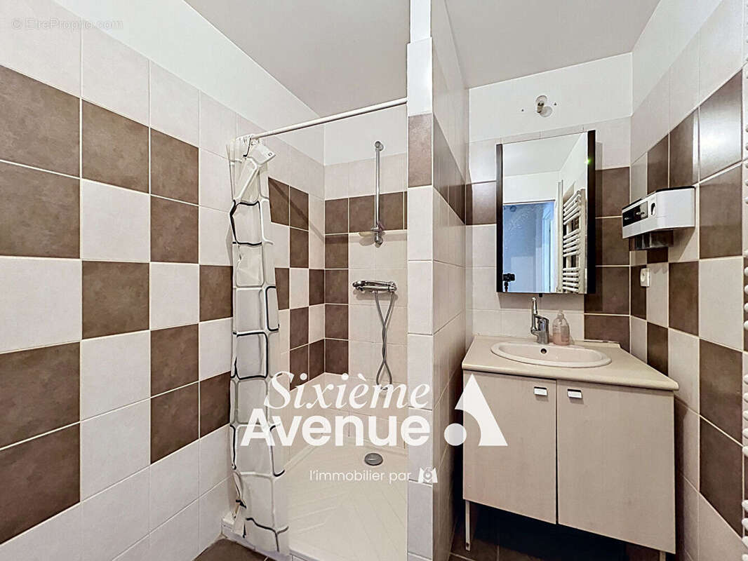 Maison Decines Charpieu centre ville 84.78 m2 - photo 8