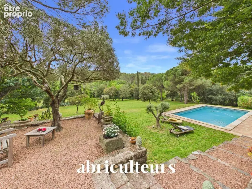 Mas d’exception – 300 m² – Domaine confidentiel de 1 hectare en vente à Saint-Raphaël (83700) - photo 5