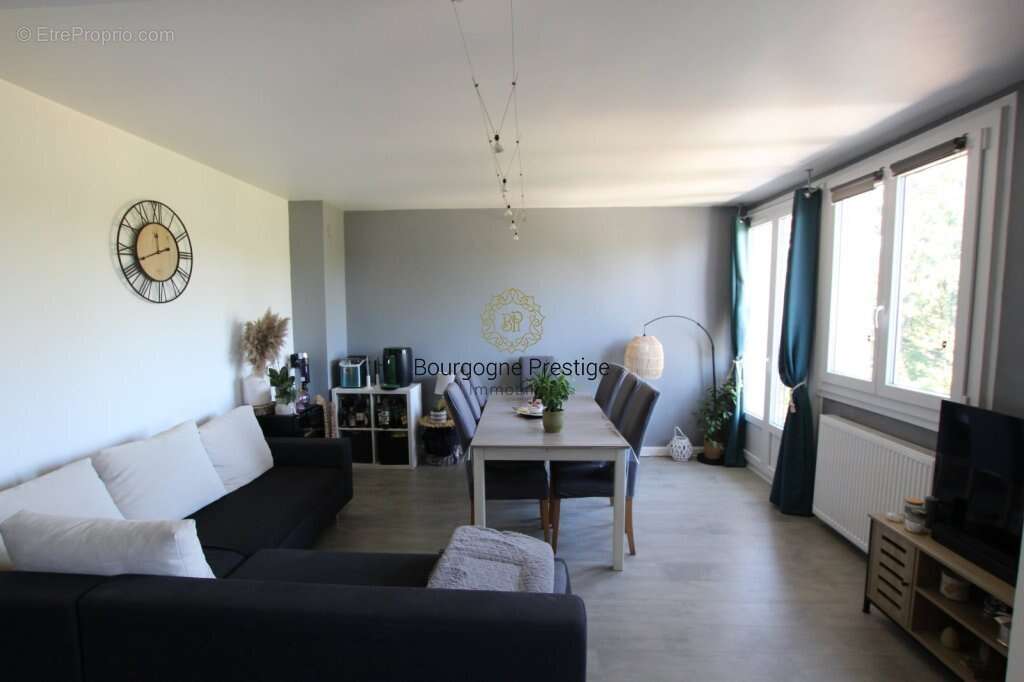 Appartement t3 avec loggia, cave et garage - photo 2