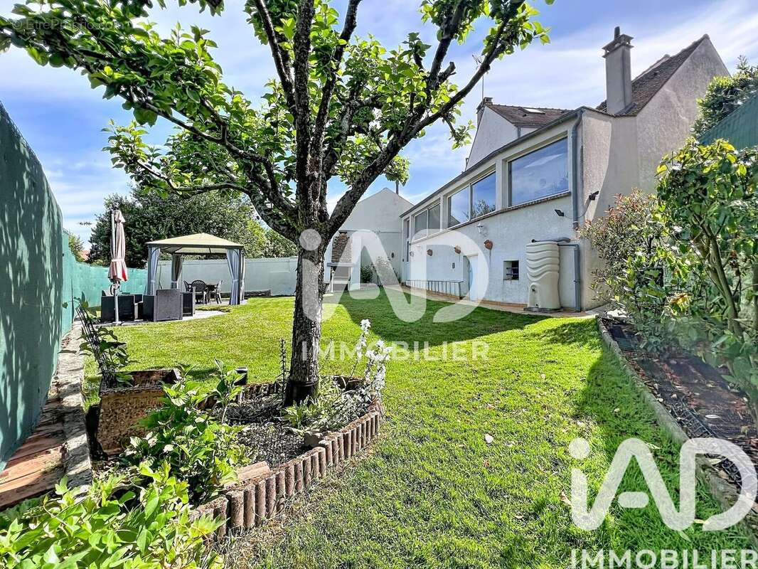 Maison 135 m² à Tournan-En-Brie  - photo 2