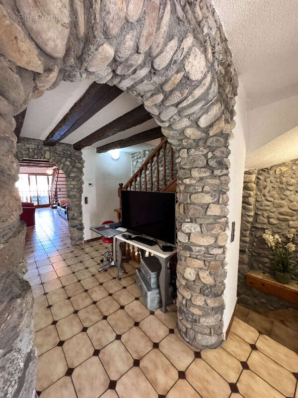 Maison à SAINT-JULIEN-EN-GENEVOIS