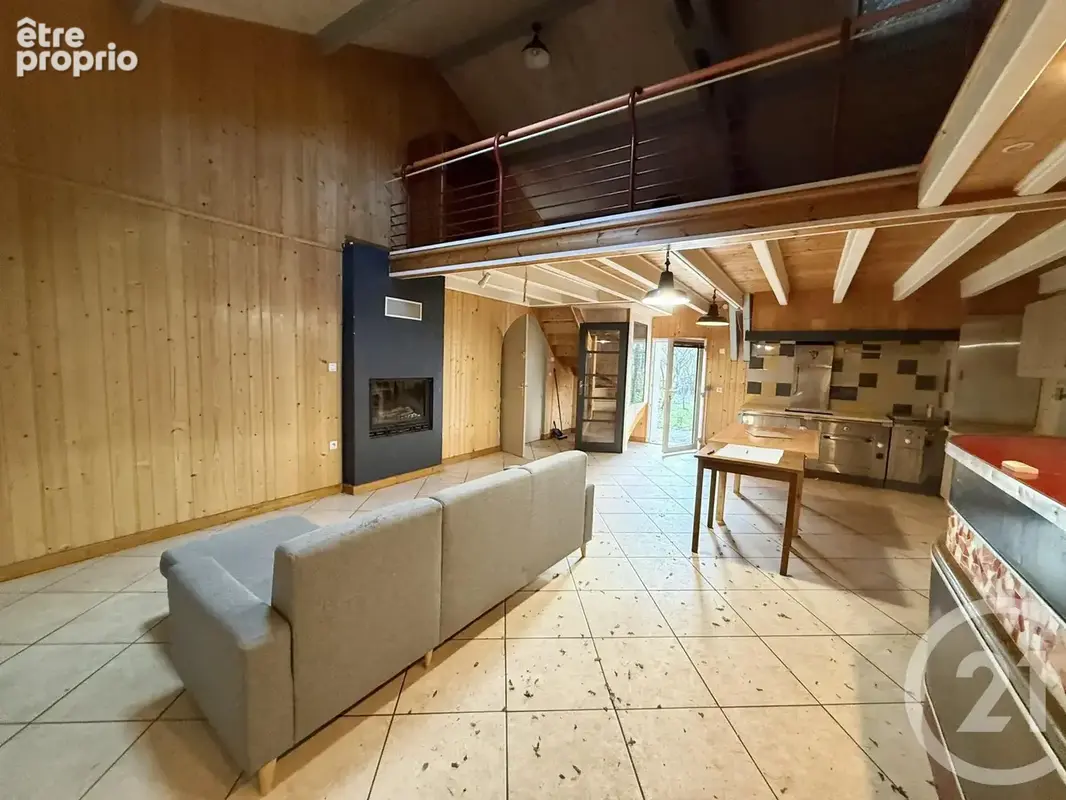 Maison 272 m² à Vezezoux  - photo 4