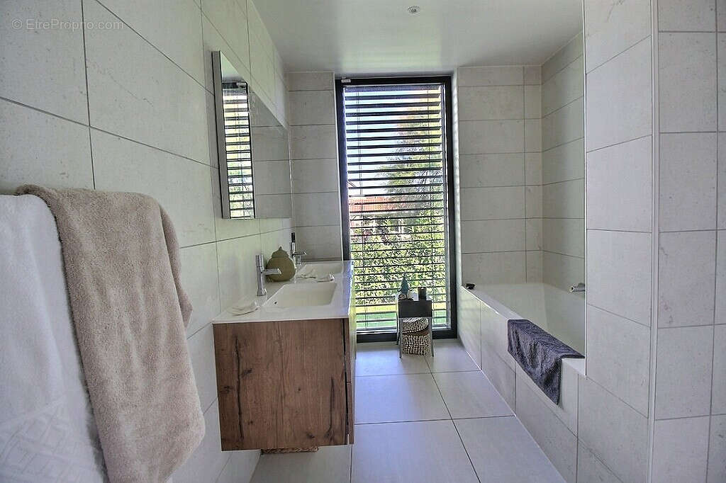 Maison à VILLE-LA-GRAND