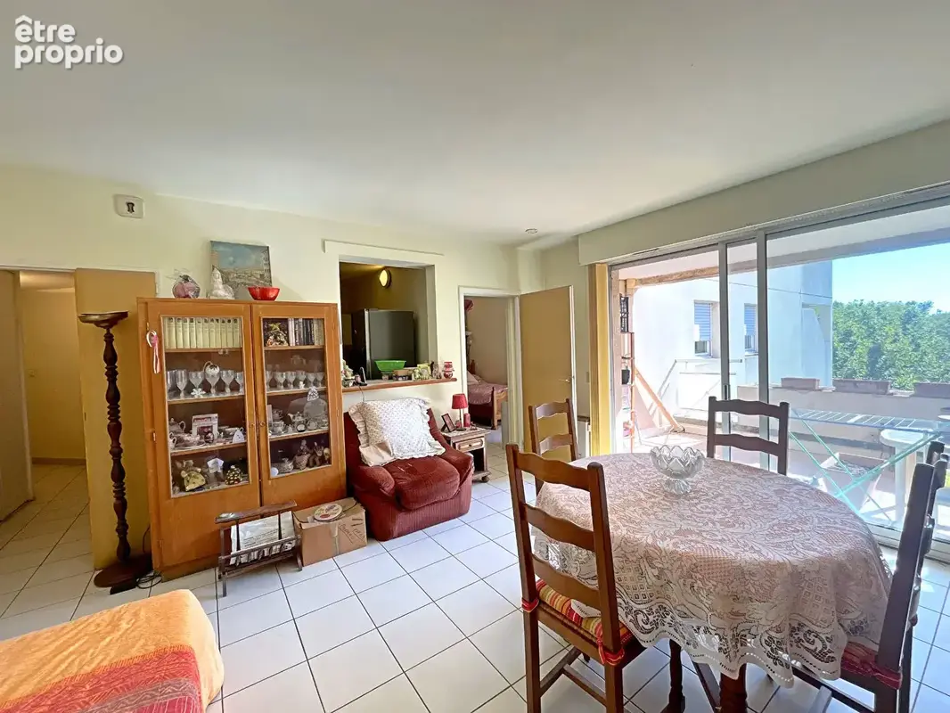 ARLES Les Ayscamps - T2 vendu loué - Terrasse 12 m² et cave - photo 3
