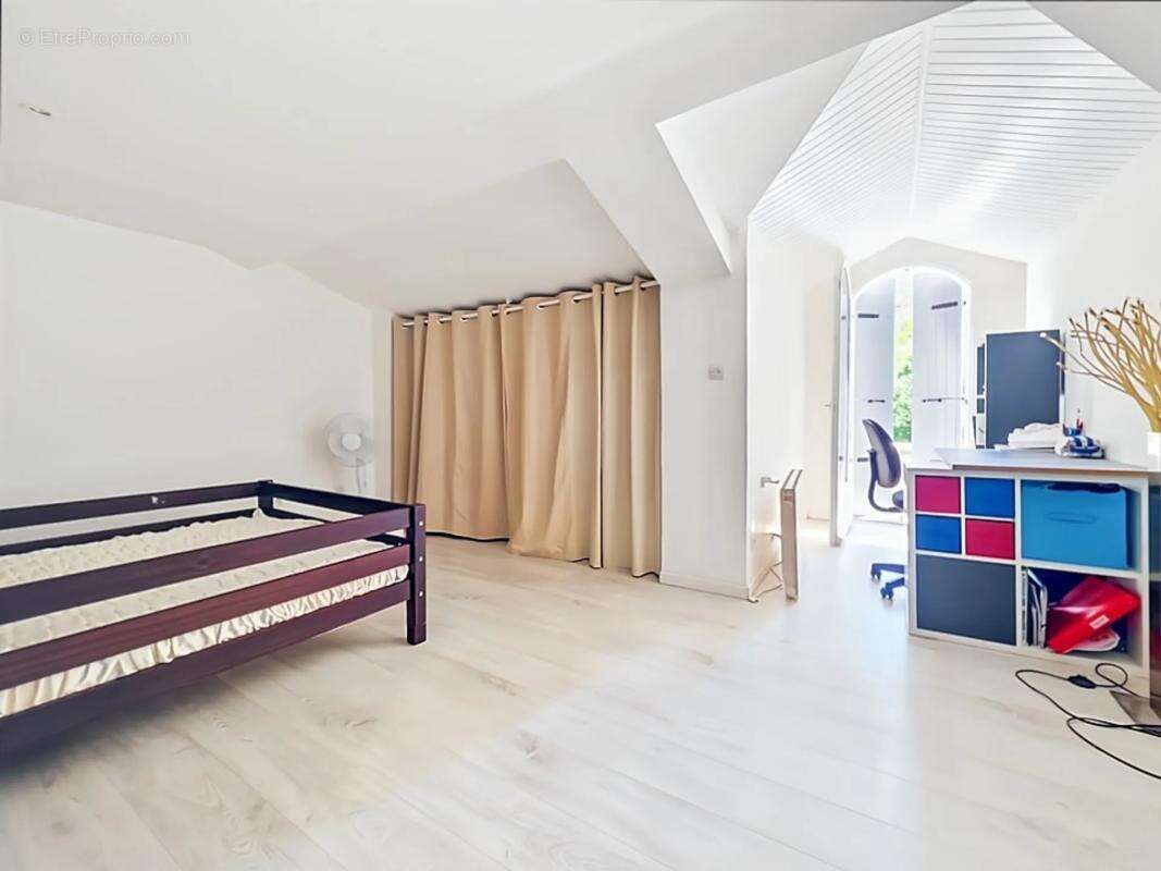 Maison à CHATEAUNEUF-SUR-ISERE