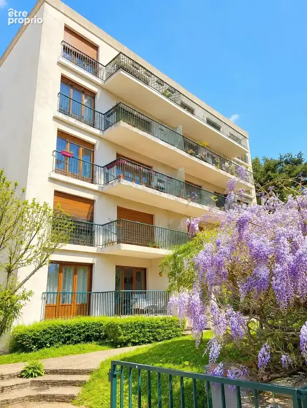 Appartement à SAINT-MAUR-DES-FOSSES