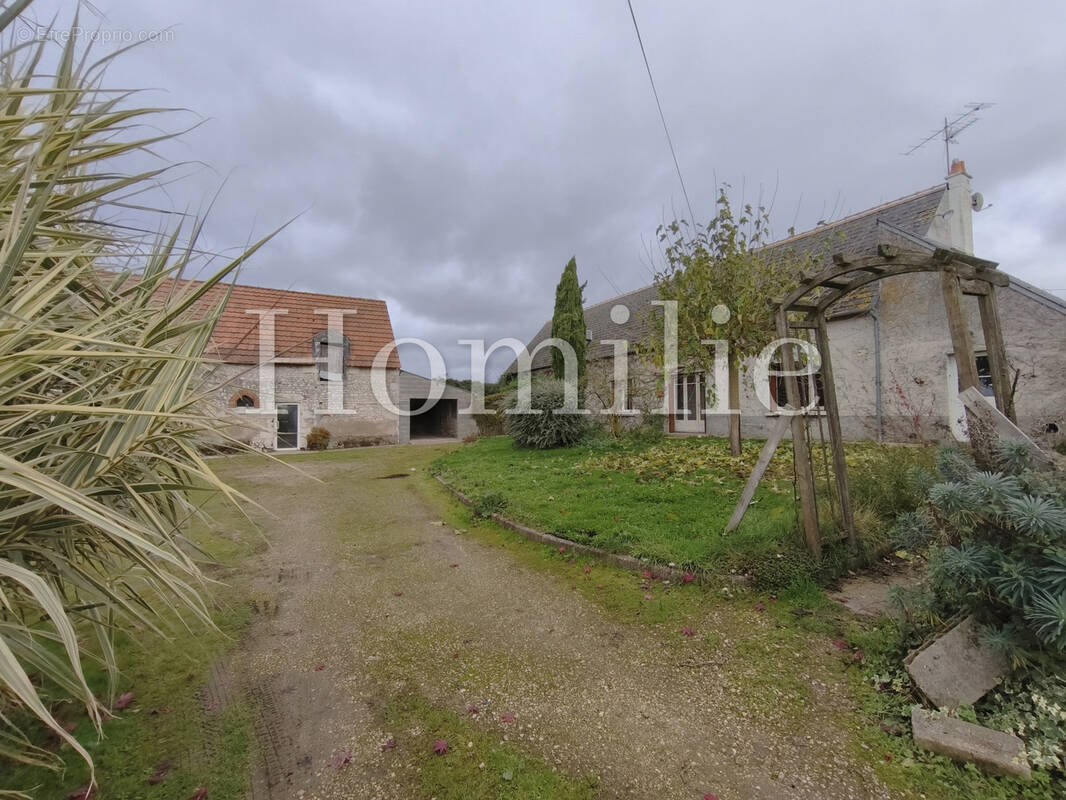 Maison à MONTHOU-SUR-BIEVRE