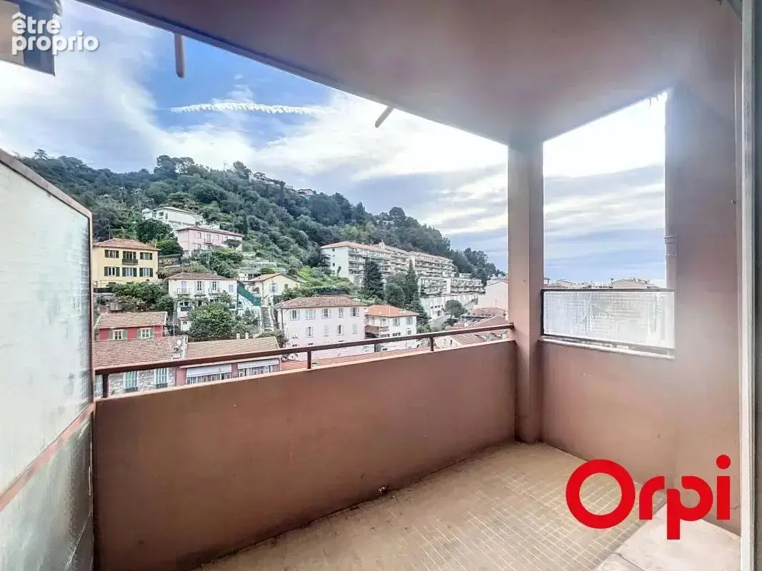 Menton – careï / gare routière : 3 pièces rénové avec balcons - photo 6