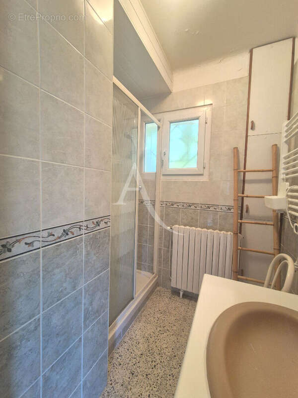 Maison plain-pied  avec 1000 m² de terrain POUSSAN - photo 9