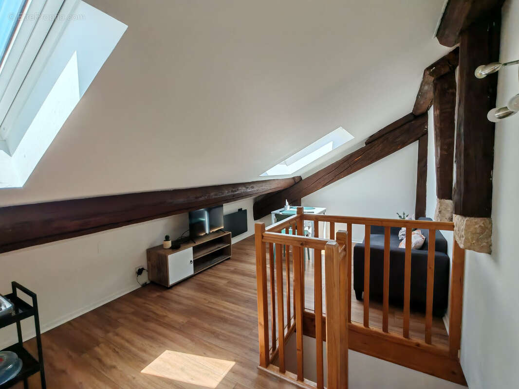 F2 Duplex centre-ville - Cathédrale Saint-George - photo 6