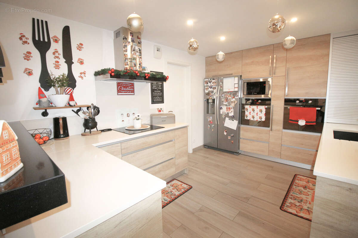 Maison à LA QUEUE-EN-BRIE