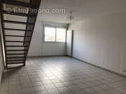 Appartement à LESPINASSE