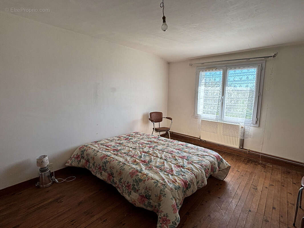 Maison à MONTREUIL-BELLAY