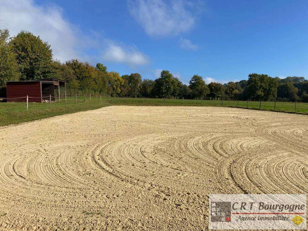 Maison à MOULINS-SUR-OUANNE