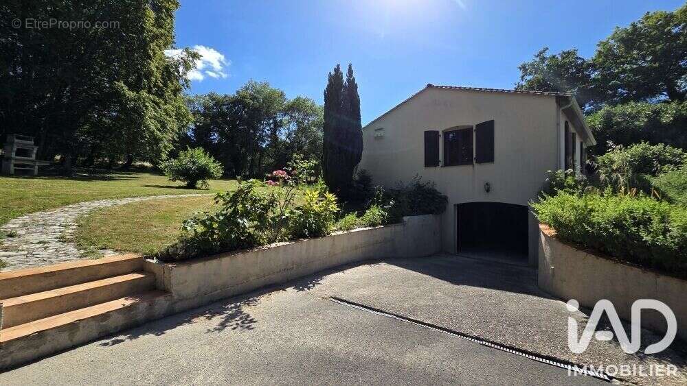 Photo 4 - Maison à CHAMPNIERS