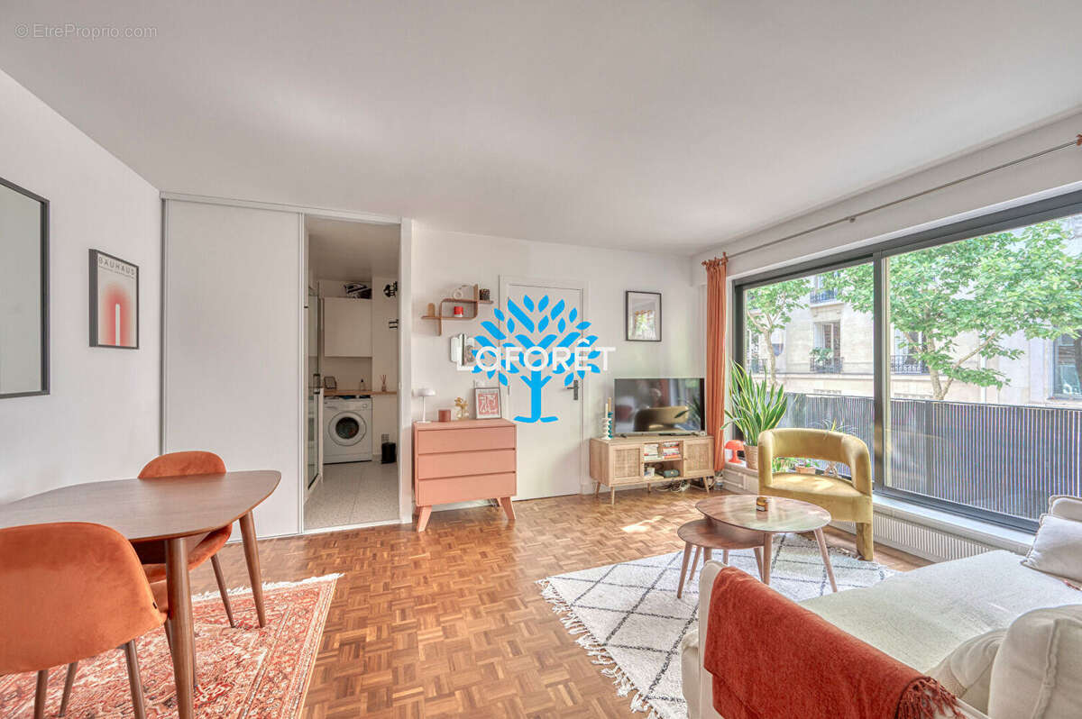 Appartement à NEUILLY-SUR-SEINE
