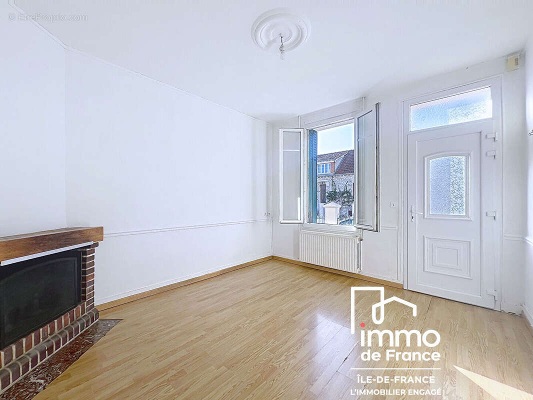 Maison à MAINVILLIERS