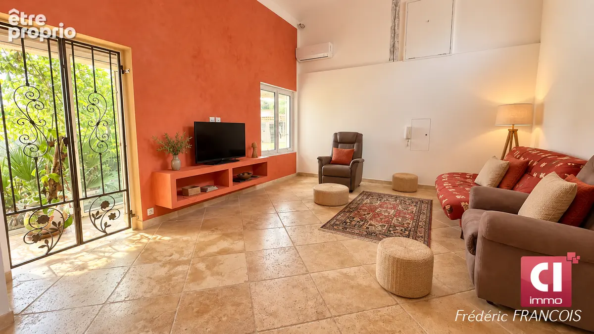 Villa 6 pièces - 169,59 m² - piscine - dépendance - terrain de 1 650 m²  - vue dégagée - photo 9