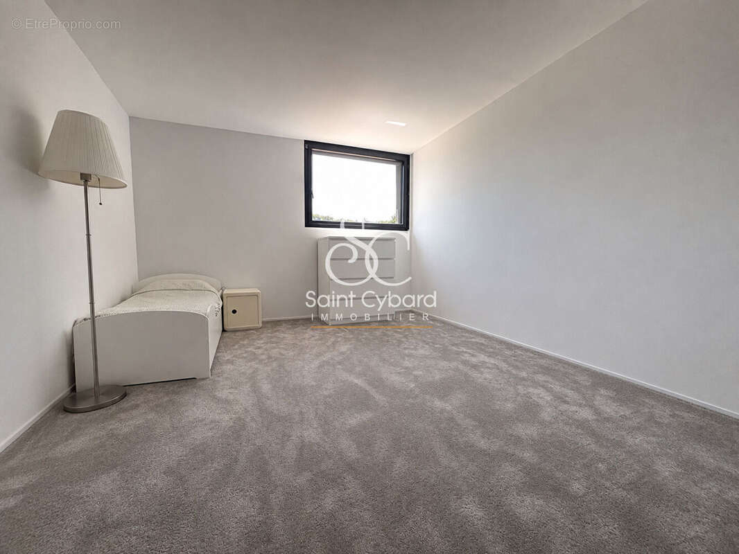 Loft rénové - Plateau Angoulême avec piscine - photo 9