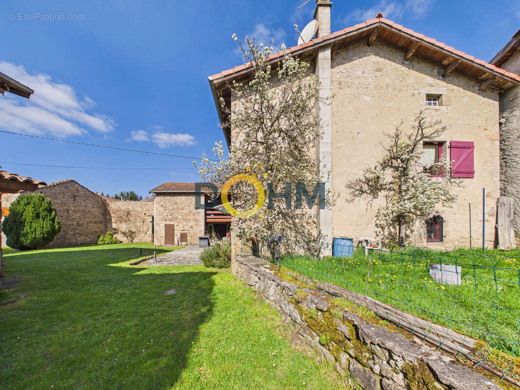Maison à SAINT-PIERRE-DU-CHAMP