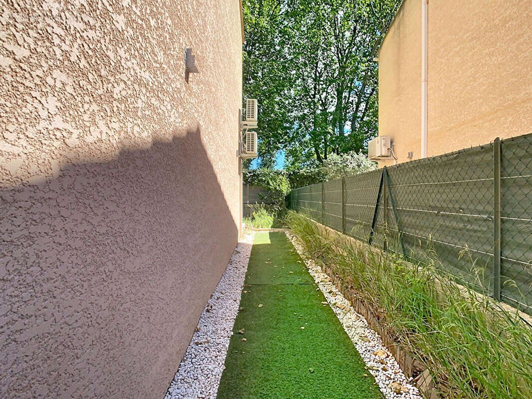 Maison Vitrolles 4 pièce(s) 78 m2 - photo 15