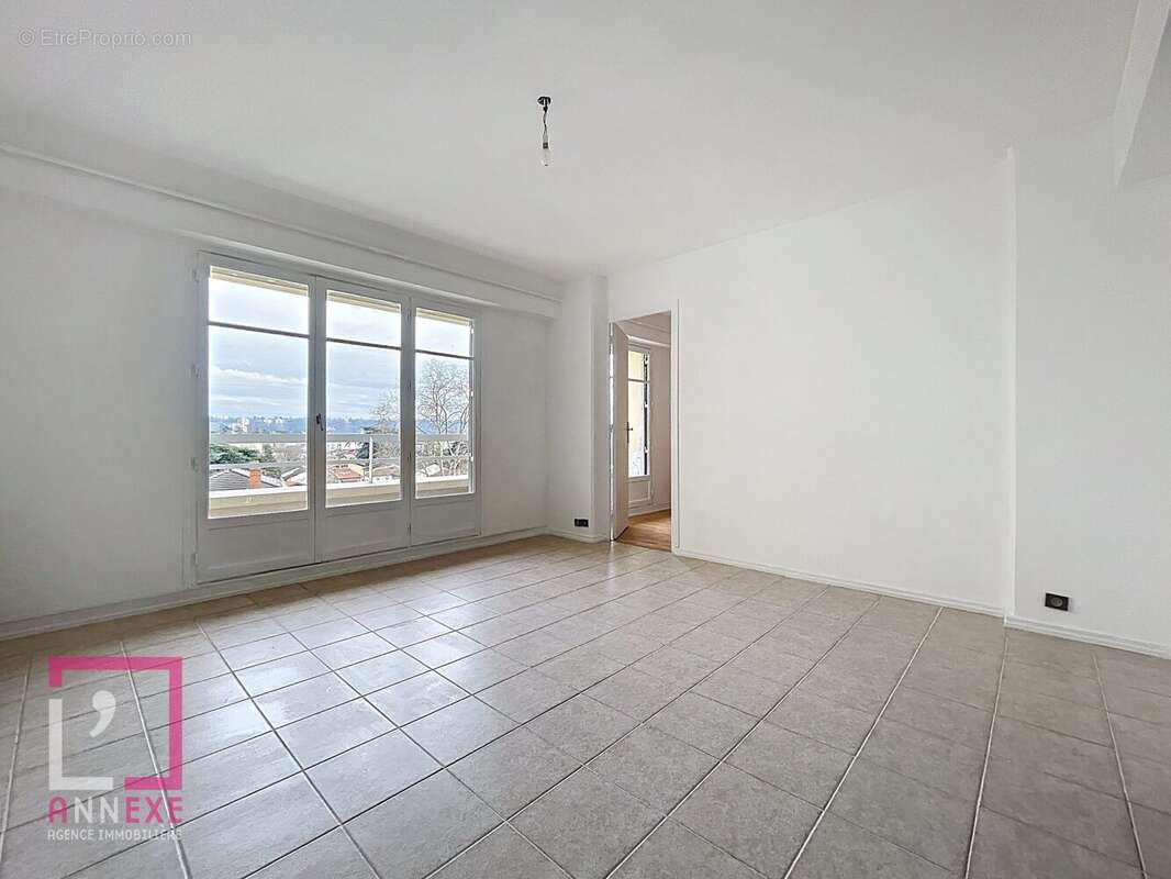 Appartement à FONTAINES-SUR-SAONE