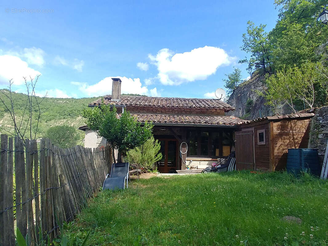 Maison en pierre avec jardin - photo 2