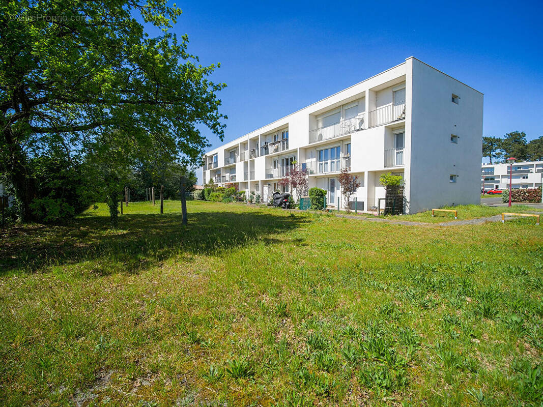 Appartement à PARENTIS-EN-BORN