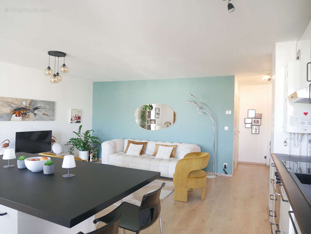 Appartement à VENELLES