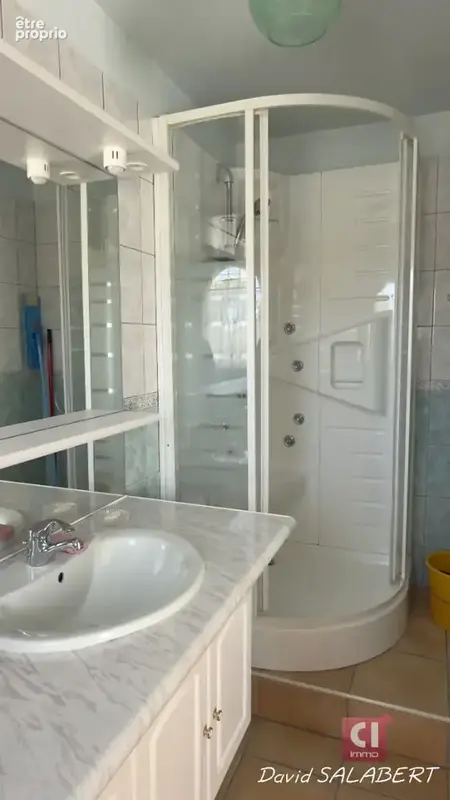 Garéoult -Villa à vendre de plain-pied avec piscine, studio et double garage - photo 15