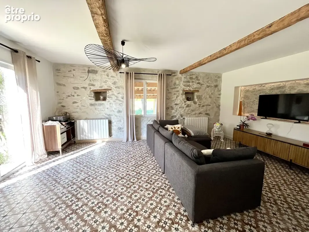 Carcassonne: Maison entièrement rénovée avec jardin et piscine - photo 9