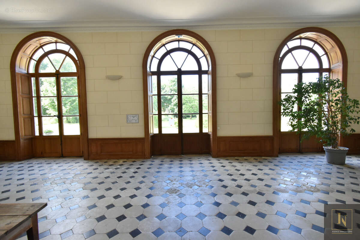 Appartement à LA VARENNE