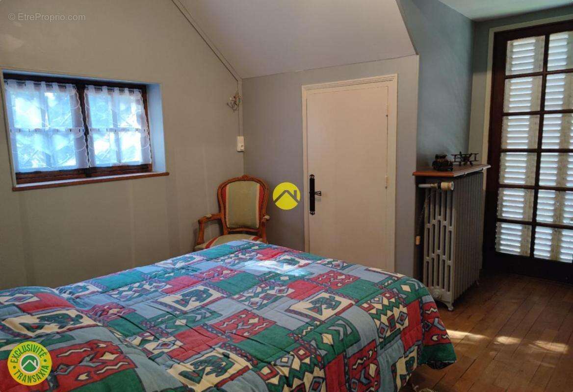 Maison à LA GUERCHE-SUR-L&#039;AUBOIS